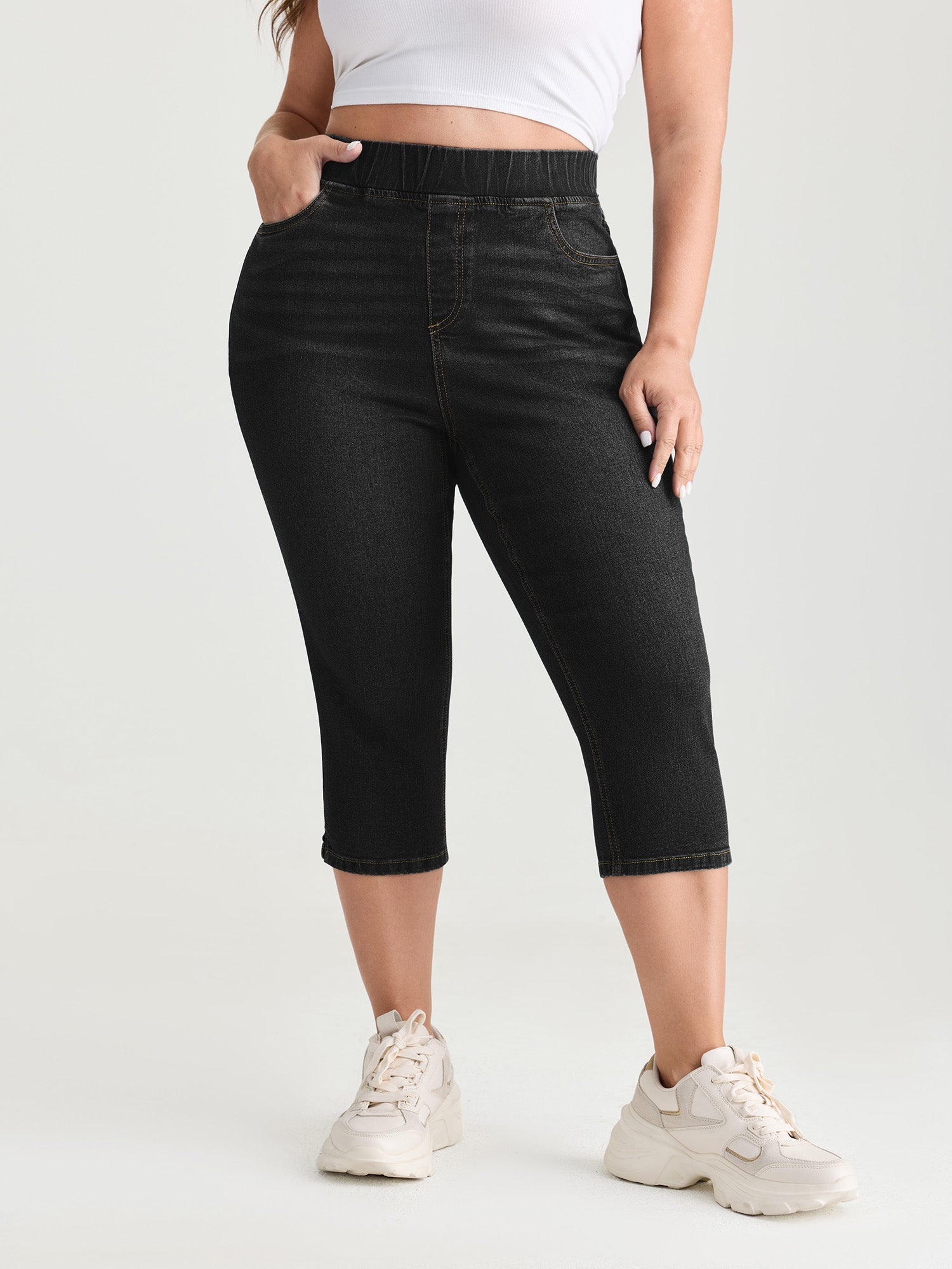 Pull-On Stretchy Waist Skinny-Fit Capri Jeans