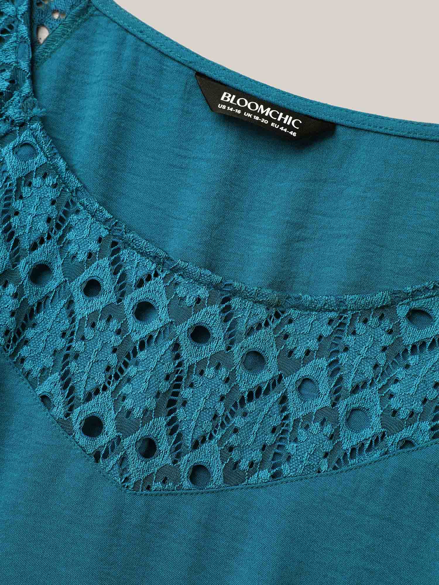 Lace Cut-Out Raglan Sleeve Pockets Mini Dress