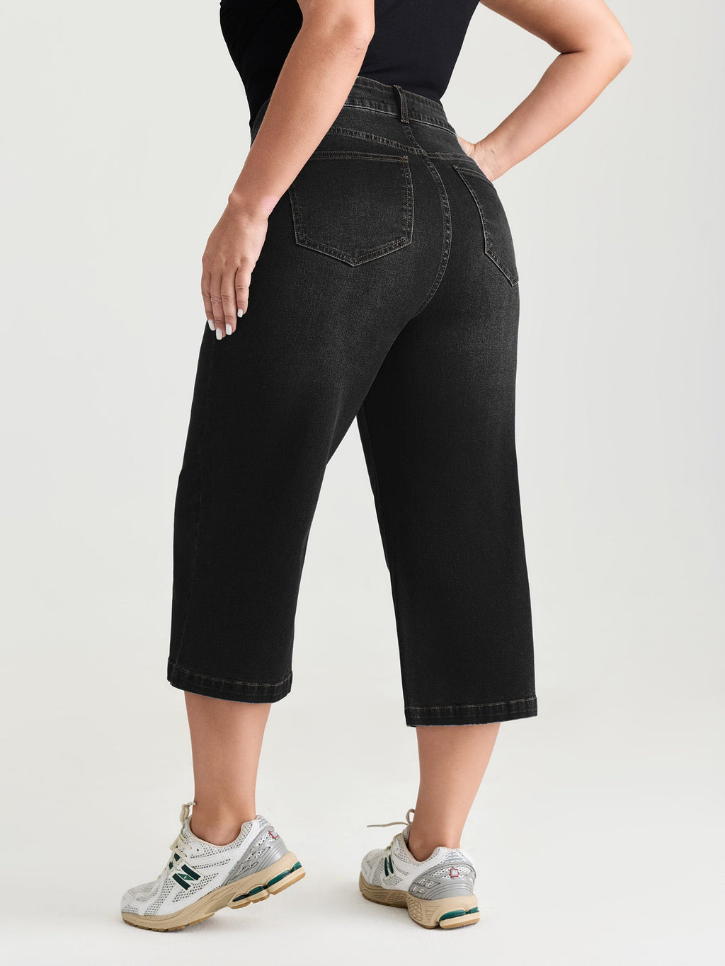 Classic Wide-Leg Capri Jeans